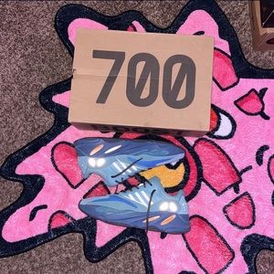 Yeezy boost 700 faded azure